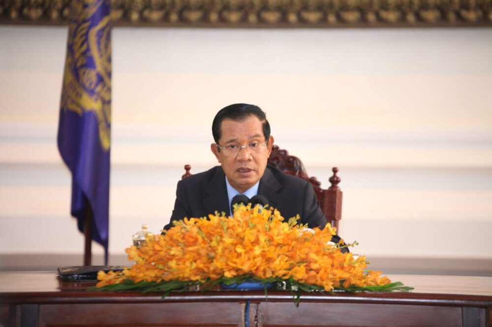 សម្ដេចតេជោបរិច្ចាគប្រាក់ខែចំនួន 7ខែ ជូនដល់គណៈកម្មការជាតិប្រយុទ្ធប្រឆាំងនឹងជំងឺកូវីដ19