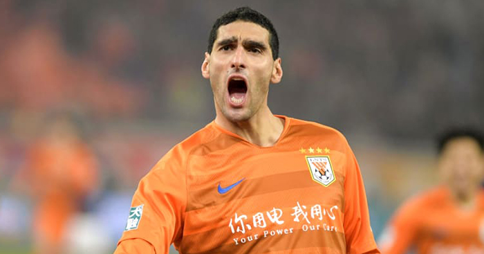 អតីតកីឡាករ Manchester United ម្នាក់ជាសះស្បើយពីកូវីដ-19 នៅប្រទេសចិនហើយ