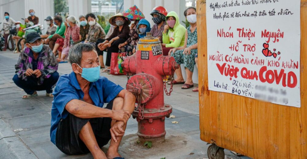 វៀត​ណាម​បញ្ចេញ​កញ្ចប់​ថវិកា​​ 62​លាន​លាន​ដុងជា​ផ្លូវ​ការ​​ ដើម្បី​ជួយ​ដល់​អ្នក​ក្រ​ខ្សត់ និង​អាជីវ​ករ​​​ទន់​ខ្សោយ​