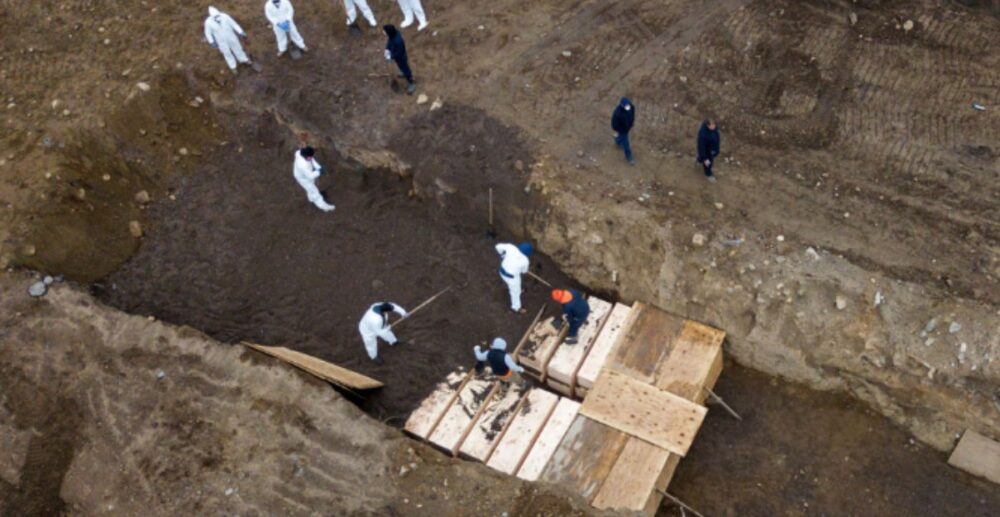 ទីក្រុង​ New York បញ្ចុះ​សពអ្នក​ជំងឺ​COVID-19​ជាក្រុម លើកោះដែលធ្លាប់បញ្ចុះសពអ្នក​ជំងឺ​អាសន្នរោគផ្ដាសាយ​អេស្ប៉ាញ​​កាលពីឆ្នាំ1919