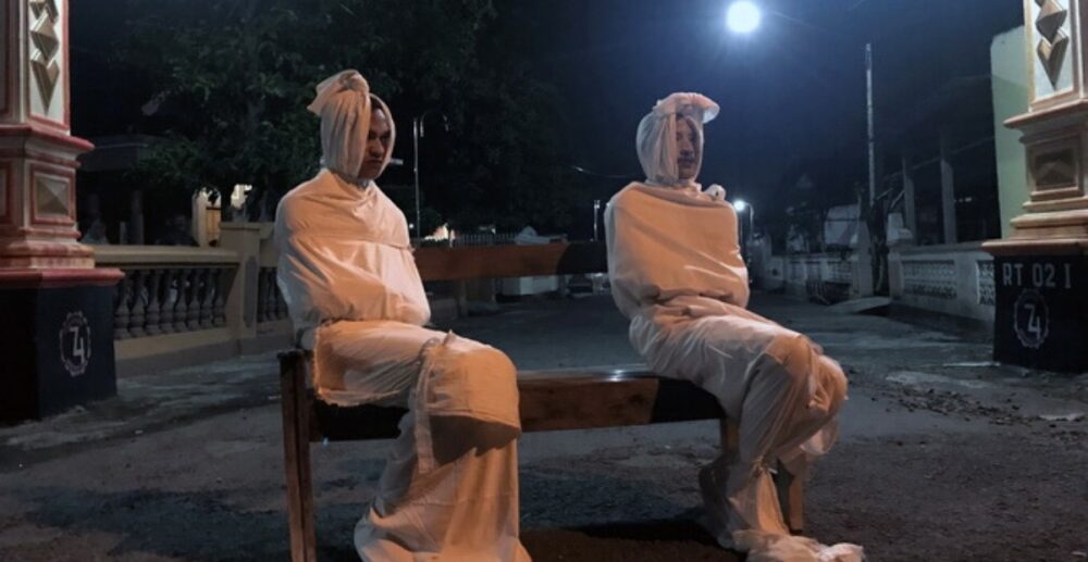 ចេះតែរកនឹកឃើញហ្មង? ប្រទេស​ឥណ្ឌូនេស៊ី ប្រើ “ខ្មោច” ទប់ស្កាត់អ្នកចេញក្រៅផ្ទះ កាពារកូវីដ-19 ឆ្លង​រាល​ដាល​(មានឃ្លីប)