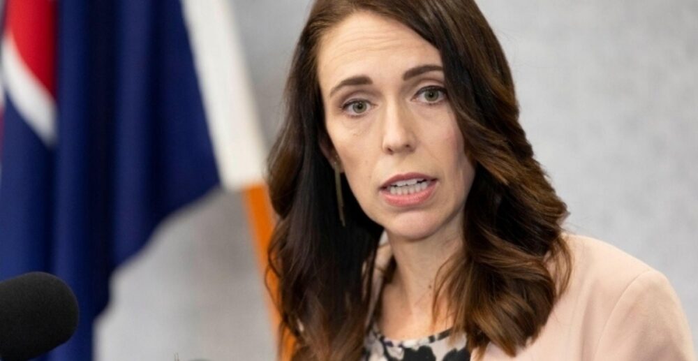 COVID-19! នាយករដ្ឋមន្ត្រីប្រទេសនូវែលហ្សេឡង់ត្រូវគេប្ដឹង ដោយសារចេញបម្រាមគោចរ