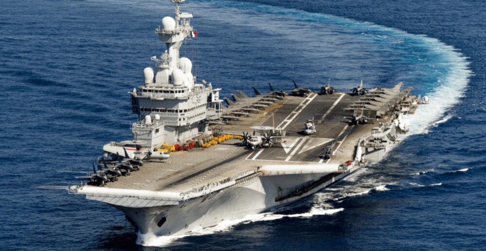 នាវិកជិត​700​នាក់​របស់​ក្រុម​នាវា​ផ្ទុក​យន្តហោះ​បារាំង បាន​ឆ្លង​COVID-19