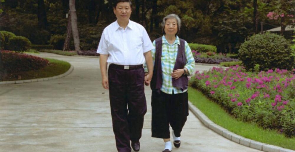 ស៊ី ជីន ភីង និងពាក្យប្រៀនប្រដៅរបស់ម្ដាយ