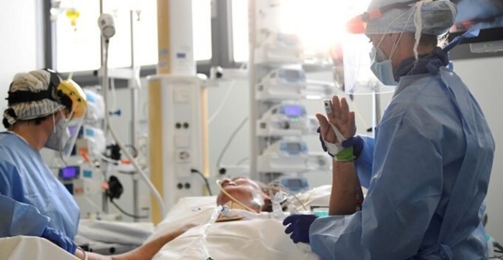 ជាង​300,000​នាក់​ស្លាប់​ដោយ​សារ​ COVID-19 នៅ​ទូទាំង​ពិភព​លោក​