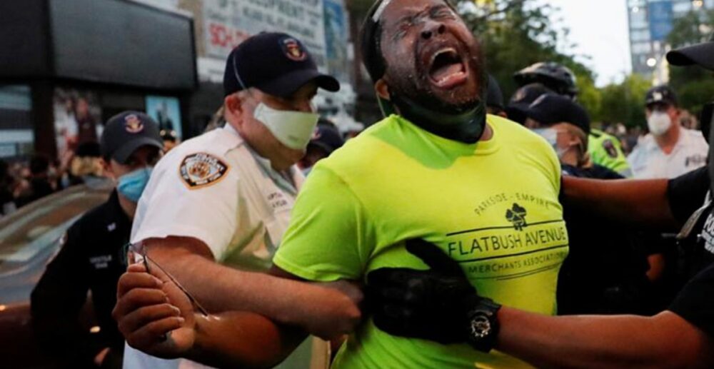 បាតុកម្ម​ "ខ្ញុំ​មិន​អាច​ដក​ដង្ហើម​​" បាន​រាល​ដាល​ពេញ​សហរដ្ឋ​អាមេរិក​