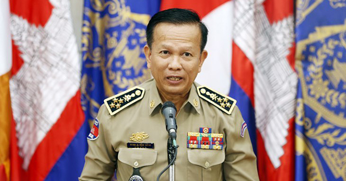 នាយឧត្តមសេនីយ៍ ហ៊ឹម យ៉ាន មិនទាន់ឱ្យសមត្ថកិច្ចពិន័យបញ្ហាឆៀកនោះទេ ព្រោះមានរថយន្តជាច្រើនឆៀកមិនទាន់បាន