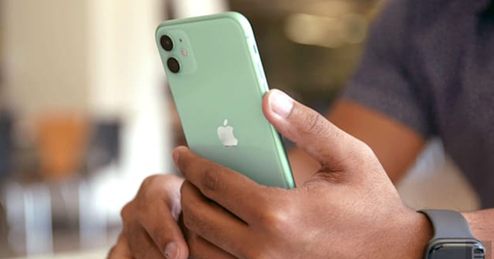 ចៀសវាងមេរោគឆ្លងតាមការកាន់ iPhone ក្រុមហ៊ុន Apple ប្រាប់ឱ្យជូតជាមួយក្រដាសសើម ដាក់អាល់កុល