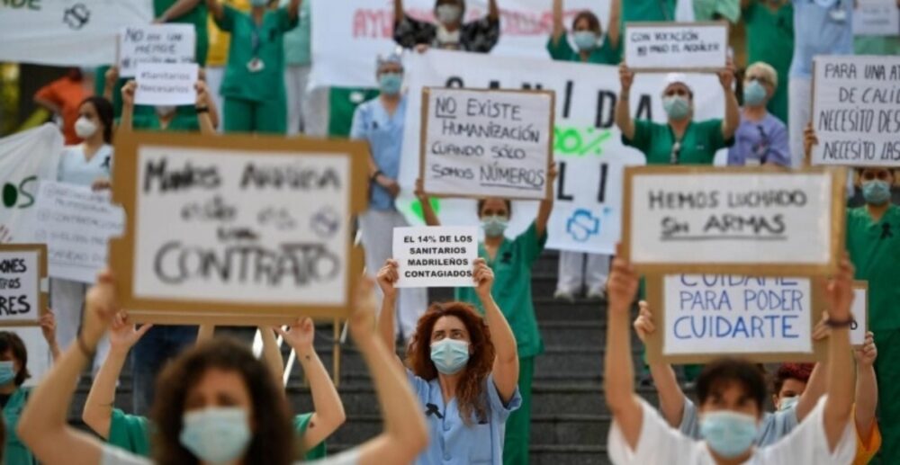 បុគ្គលិក​សុខាភិបាល​អេស្បា៉ញ​រាប់​រយ​នាក់​ ធ្វើ​បាតុកម្ម