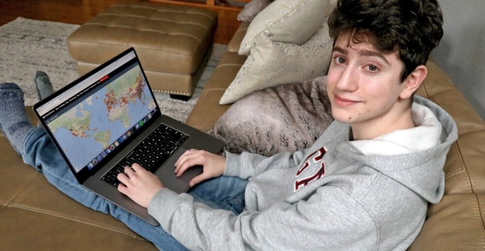 អាយុ​17​ឆ្នាំ​ បង្កើតបាន​​គេហទំព័រ​តាម​ដាន​ COVID-19! គេ​ស្នើ​ផ្សាយ​ពាណិជ្ជកម្មតម្លៃ ​​8​លាន​ដុល្លារ​ នៅ​តែ​បដិសេធ