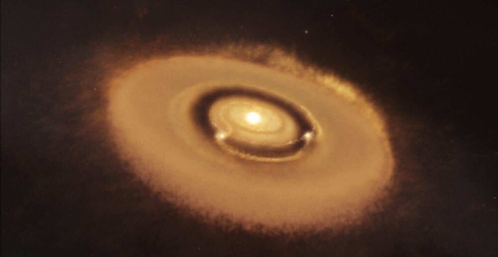 ថតបានរូបភាពច្បាស់ត្រជាក់ភ្នែកនៃភពចំនួន2ដែលកំពុង “ចាប់កំណើត"