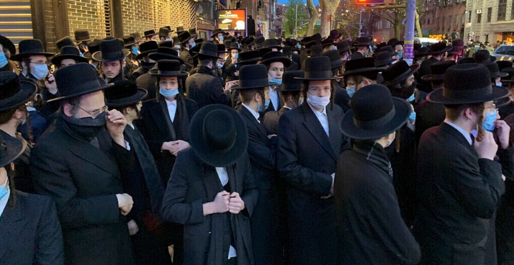 មនុស្ស​រាប់​ពាន់​នាក់​នៅ​ New York ចូល​រួម​បុណ្យ​សព្វ​​អ្នក​ជំងឺ​ COVID-19