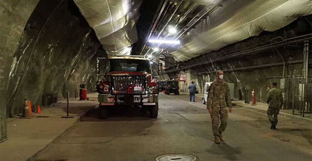 កង​ទ័ព​អាមេរិកាំង​ដក​ខ្លួន​​ចូល “ពួន​​ក្រោម​ដី”​ ដើម្បី​គេ​ច​ពី​COVID-19 បំណង​ការ​ពារ​កម្លាំង​ ​ត្រៀម​សម្រាប់​ករណី​អាក្រក់​បំផុត