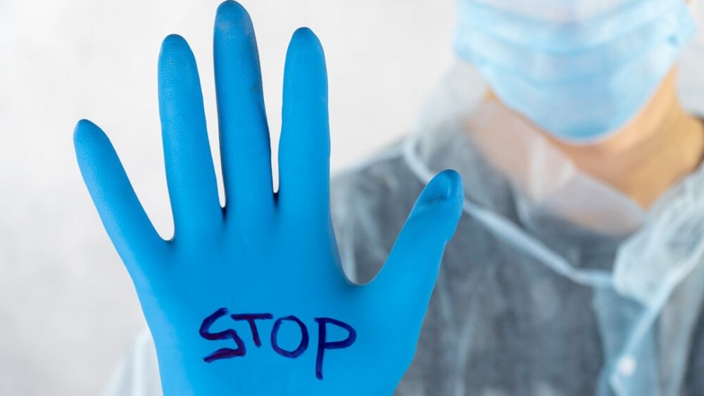 “រក្សាគម្លាតឆ្ងាយពីគ្នា – លាង​សម្អាត​ដៃ – ​​ពាក់​ម៉ាស់​ការពារ” ​ជា​បែបបទជីវិតបែបថ្មី ក្រោយស្ងាត់កូវីដ-19…