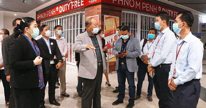 កម្ពុជាគ្រោងដាក់ប្រព័ន្ធធនាគារនៅព្រលានយន្តហោះដើម្បីជនបរទេសងាយស្រួលតម្កល់លុយពិនិត្យ Covid-19