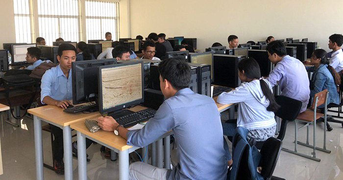 អក្ខរកម្មឌីជីថលជាផ្នែកសំខាន់ក្នុងការអប់រំសតវត្សទី21