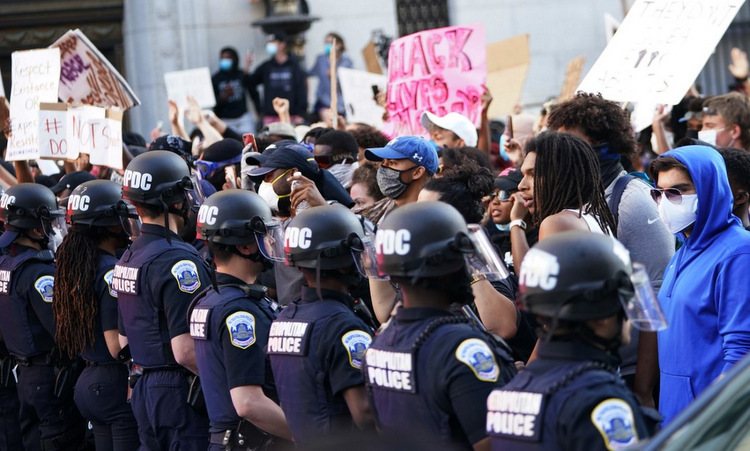 រដ្ឋ​ធានី​​របស់​សហរដ្ឋ​អាមេរិក​ ដាក់​បម្រាម​គោចរ ដោយ​សារ​បាតុកម្ម​(វីដេអូ)