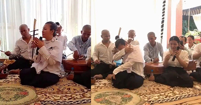 អ្នកនាង ខាត់ សុឃីម និងបងប្អូនប្រគំភ្លេងបុរាណខ្មែរ ទាំងច្រៀងផងស្រែកយំផង ជូនដំណើរលោកពុកជាលើកចុងក្រោយ