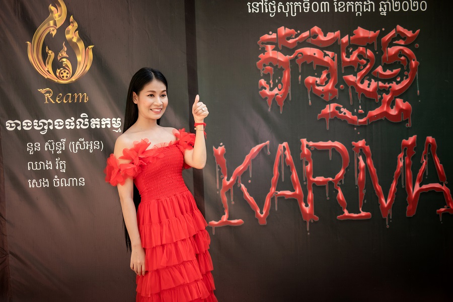 អីយ៉ា! ស្រីអូន«សម្រស់ធម្មជាតិ» ប្តូរអាជីពជាចាងហ្វាងផលិតកម្មភាពយន្តហើយ!