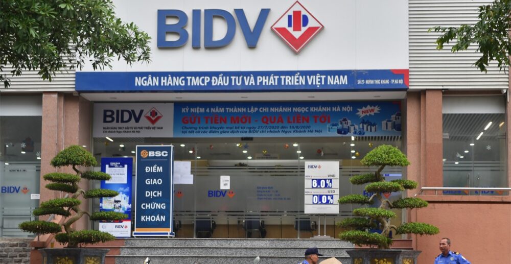 ចោរប្រដាប់អាវុធប្លន់យកប្រាក់ពីធនាគារវៀតណាមបានសម្រេច រួចចេញមកក្រៅប្លន់យកម៉ូតូមួយគ្រឿងជិះគេចខ្លួនបាត់ស្រមោល