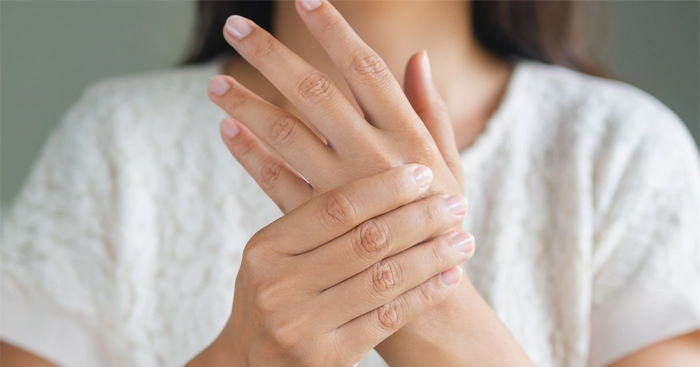 ស្ពឹកដៃ…បញ្ហាដែលជួបប្រទះញឹកញាប់ (អាការ មូលហេតុ ការការពារ និងការព្យាបាល)