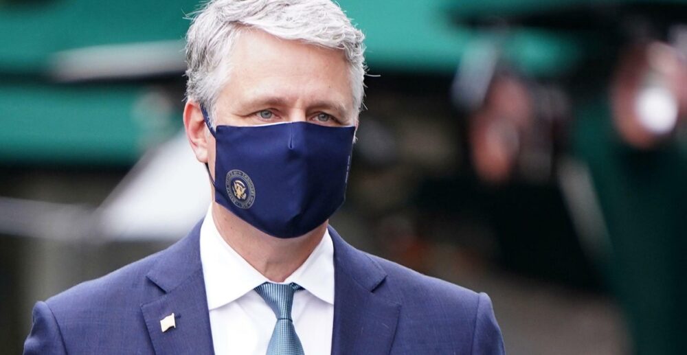 សហរដ្ឋ​អាមេរិក​លេច​ចេញ​ចំណុច​ខ្សោយ​ បន្ទាប់​ពី​ទី​ប្រឹក្សា​សន្តិសុខ​ជាតិ​ឆ្លង​COVID-19