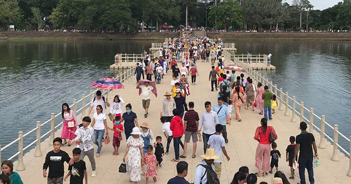ទោះមានការគំរាមពី Covid ក៏ក្នុងរយៈពេលឈប់សម្រាក 5ថ្ងៃនេះ មានអ្នកដើរលេងជាង 1លាននាក់នៅទូទាំងប្រទេស