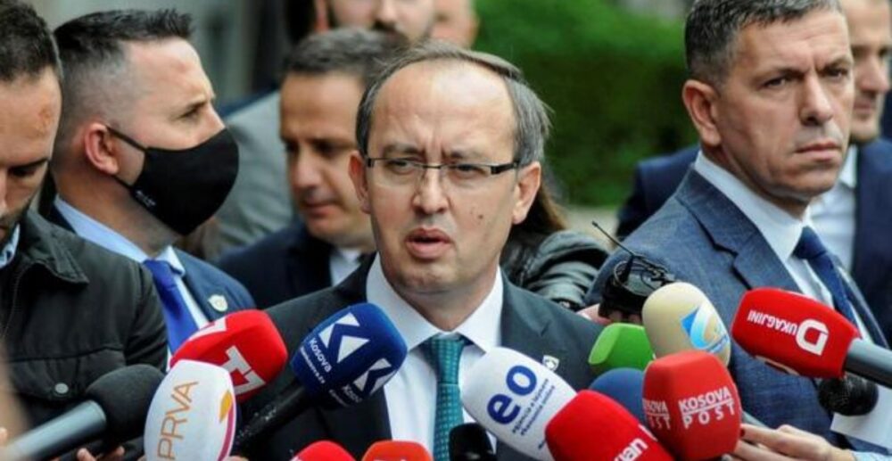 មេដឹកនាំ​​​ប្រទេស​​មួយ​ទៀត​ហើយ​ដែល​បាន​ឆ្លង​COVID-19!