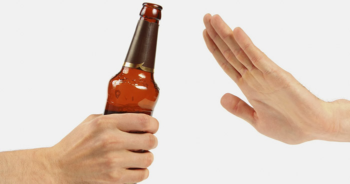 មិនញ៉ាំស្រា ឬប៊ីយែសោះ VS ញ៉ាំតិចតួច តើមួយណាល្អចំពោះសុខភាពខ្លាំងជាង?