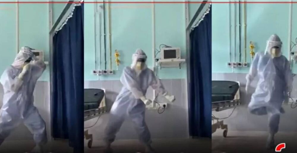 អីយ៉ា មិនធម្មតាទេ!! លោកគ្រូពេទ្យក្នុងឈុតPPE បង្អួតក្បាច់រាំ ឱ្យអ្នកជំងឺកូវីដ សប្បាយចិត្ត