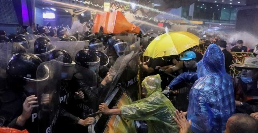 ក្រុមបាតុករថៃ៖ ថ្វីបើត្រូវបានបំបែក និងបញ្ចប់បាតុកម្មពេលនេះ ប៉ុន្តែពួកគេនឹងនៅតែបន្តតវ៉ា