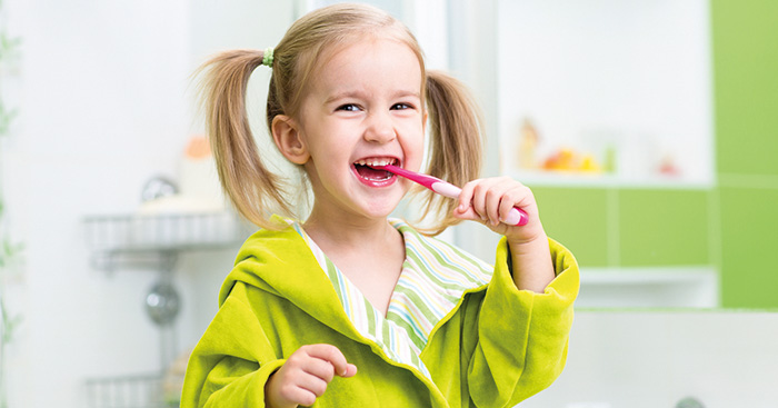 3វិធីដុសសម្អាតធ្មេញ ដែលលោកអ្នកយល់ខុសមករហូត