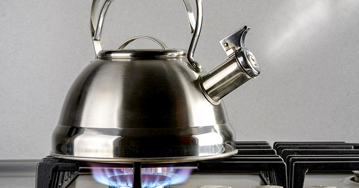 តើទឹកដាំពុះច្រើនដង “ប្រថុយនឹងរោគា” មែនឬ?