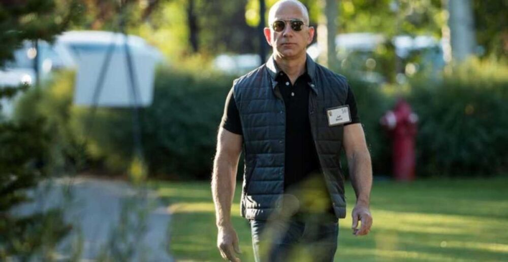 Jeff Bezos ចំណាយពេលធ្វើអ្វីខ្លះនៅយប់ថ្ងៃសៅរ៍?