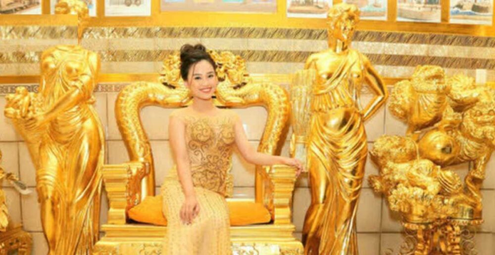 ផ្ទះស្រោបមាសដ៏ស្រស់ស្អាតមួយខ្នង ទទួលបានភ្ញៀវមកទស្សនាខ្ទង់រយនាក់ជារៀងរាល់ថ្ងៃ