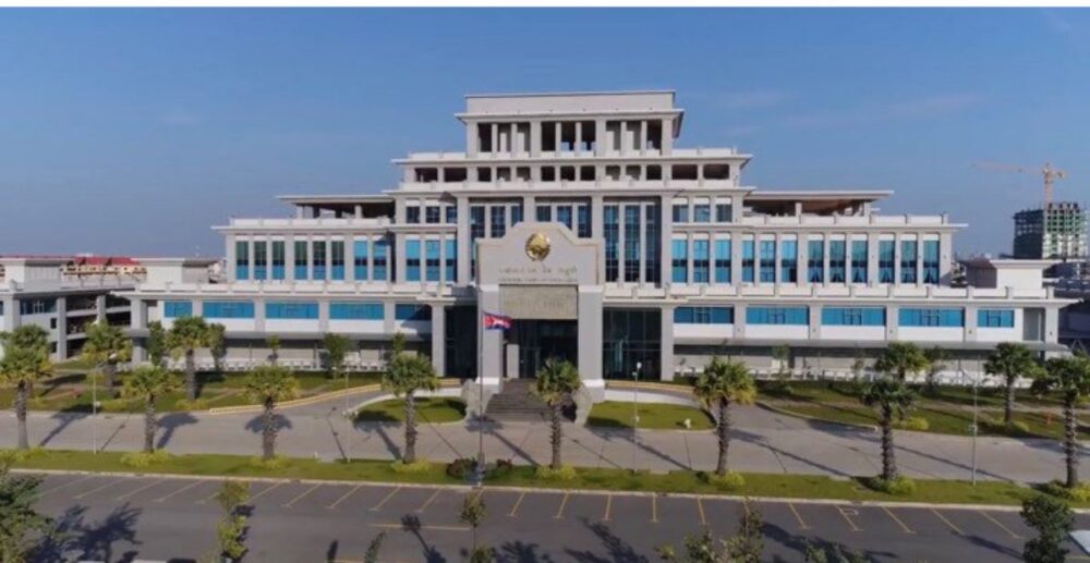 កម្ពុជា​ថា វិស័យ​ចំនួន 3 ក្នុងចំណោម 4 ដែលមាន​ឥទ្ធិពល​ខ្លាំងជាងគេ​ដល់​សេដ្ឋកិច្ចកម្ពុជា បាន​​ធ្លាក់​ចុះ​​គួរ​ឱ្យ​កត់​សម្គាល់​ ក្នុង​​ឆ្នាំ 2020