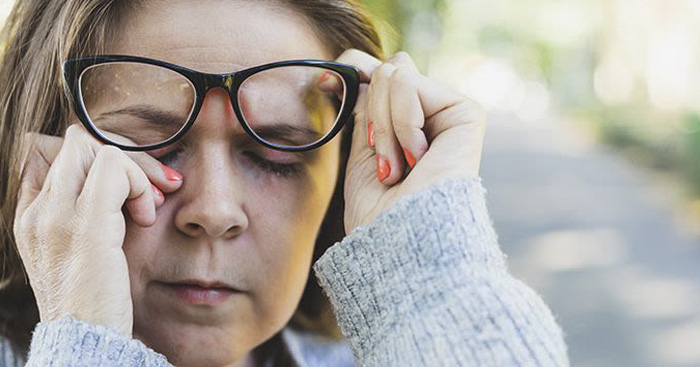 ញាក់ភ្នែក រឿងនេះពាក់ព័ន្ធនឹងសុខភាព ឬលាភសំណាង?