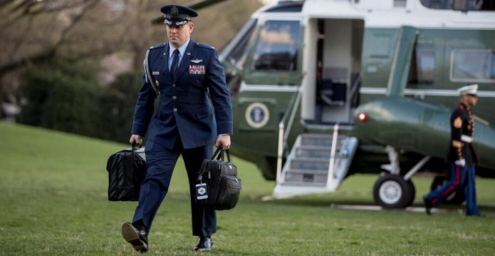 ការផ្ទេរ​វ៉ា​លី​គ្រាប់បែក​នុយ​ក្លេ​អែរ​ពី Trump ទៅឱ្យ Biden ត្រូវធ្វើឡើង​យ៉ាងដូចម្ដេច?