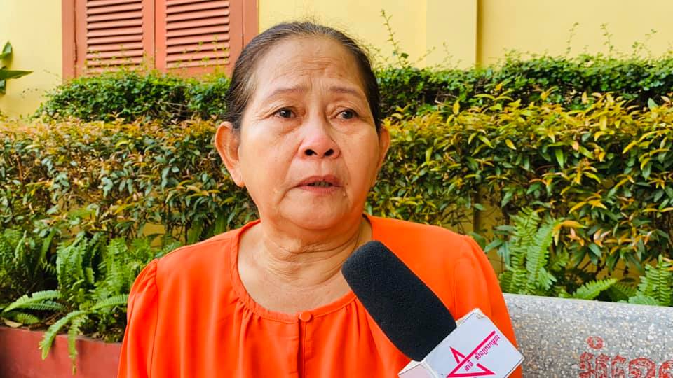 លោកស្រី ញឹម សុខា តារាសម្ដែងចេញមុខទួញសោកទ្រហ៊ោយំថា ដាច់បាយម្ដងៗរងគ្រោះព្រោះពាក្យម្ដាយធម៌