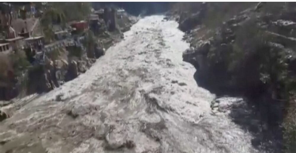 មនុស្ស 150នាក់​ទំនងជា​បាន​បាត់​បង់ជីវិត នៅ​ក្នុង​គ្រោះ​បាក់​ទន្លេ​ទឹកកក​នៅលើ​ជួរ Himalaya!