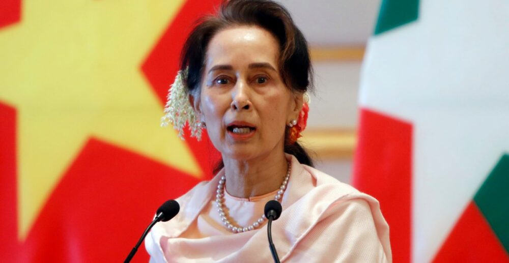 Aung San Suu Kyi អំពាវនាវ​ឱ្យ​ប្រជាជន​ធ្វើបាតុកម្ម​ប្រឆាំងនឹង​កងទ័ព