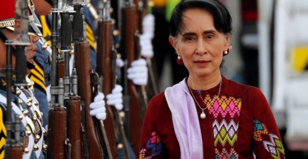 ក្រោយ​​ចាប់ខ្លួន​មេដឹកនាំ​រដ្ឋាភិបាល កងទ័ព​មី​យ៉ាន​ម៉ា​ប្រកាស​ដាក់​ប្រទេស​ស្ថិតក្នុង​ភាពអាសន្ន​រយៈពេល​មួយឆ្នាំ ខណៈ​សហគមន៍​អន្តរជាតិ​កំពុង​ថ្កោលទោស