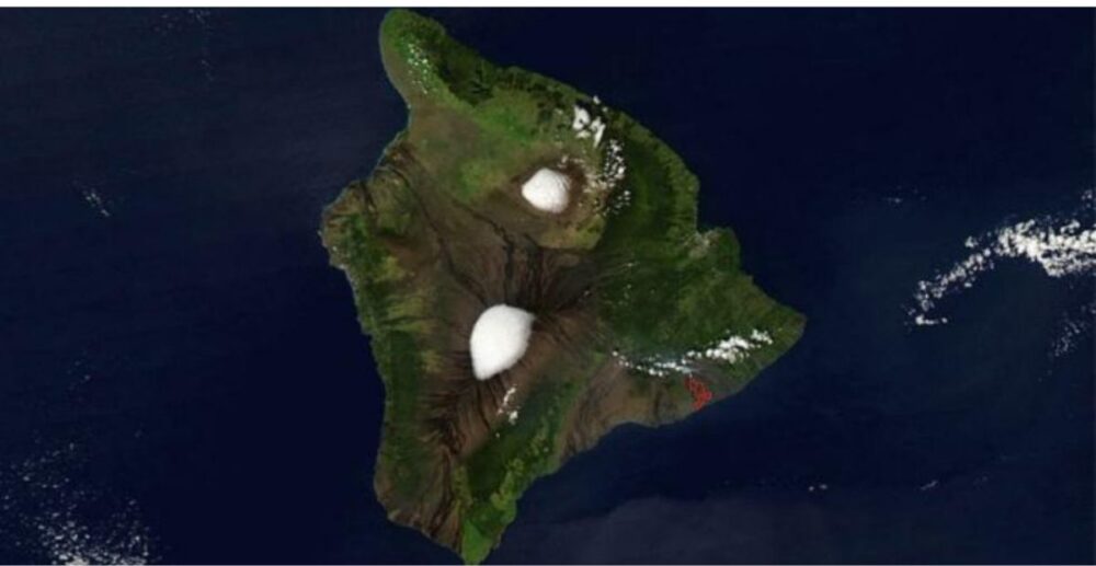 ភ្នំភ្លើង Hawaii «ពាក់មួក​ព្រឹល» ពេល​មើល​ពីលើ​មេឃ