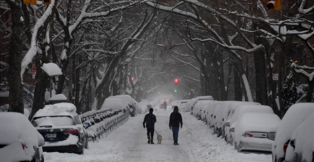 ភាគ​ខាងកើត​នៃ​សហរដ្ឋអាមេរិក ​ត្រូវ​លិច​លង់​ក្នុង​ព្យុះ​ព្រឹល!