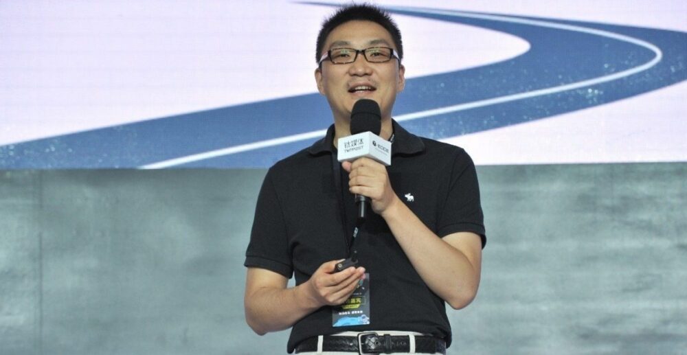 មហាសេដ្ឋី និង​ជា​ស្ថាបនិក​របស់​ផ្សារ​អន​ឡាញ Pinduoduo លាលែង​ពី​តំណែង