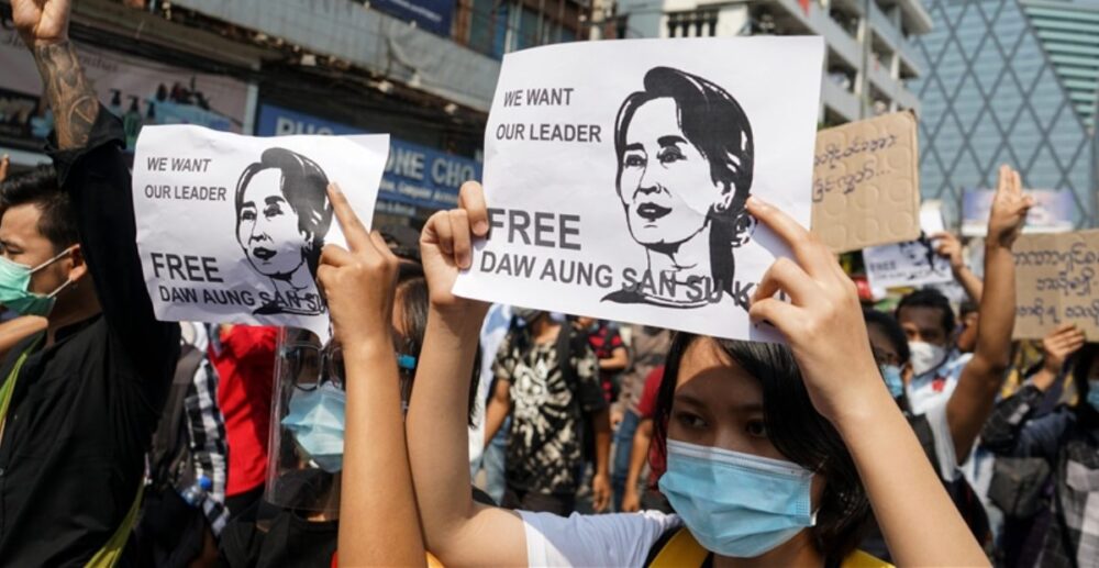 របប​សឹក​នៅ​មី​យ៉ាន​ម៉ា ដោះលែង​បាតុករ​ជាង 600នាក់ ក្រោយពី​បាន​ឃុំខ្លួន​មួយរយៈ​ពេល