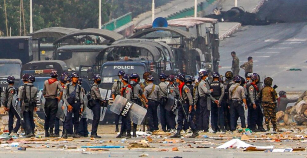 មីយ៉ានម៉ា៖ រោងចក្រចិនច្រើន​កន្លែង​ត្រូវ​បាន​ដុត​បំផ្លាញ ​ខណៈ​បាតុ​ករ​ភូមា​ 38​នាក់​ បាន​បាត់បង់ជីវិត