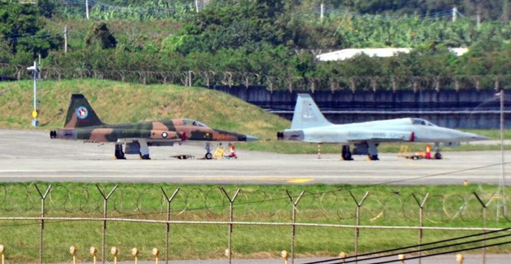 តៃវ៉ាន់​ផ្អាក​រាល់​ការហោះហើរ​របស់​យន្តហោះ​យោធា ក្រោយ​ករណី​ធ្លាក់​យន្ត​ហោះ​ចម្បាំង​