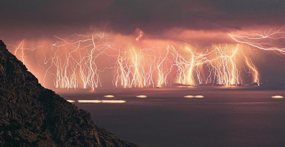 រន្ទះបាញ់​អាចជា​អ្នក​ដែល​បាន​បង្កើត​ជីវិត​នៅលើ​ផែនដី