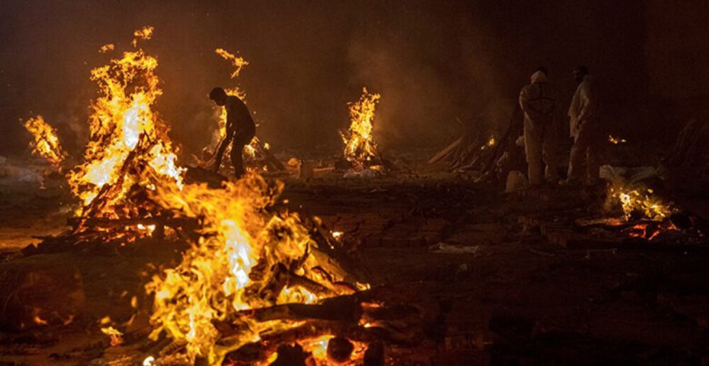 រូបភាព​រន្ធត់! វិបត្តិ​កូ​វីដ​ឥណ្ឌា នាយករដ្ឋមន្ត្រី​ទទួលស្គាល់ថា ដូច​ព្យុះសង្ឃរា​ចាប់​អង្រួន​ប្រទេស